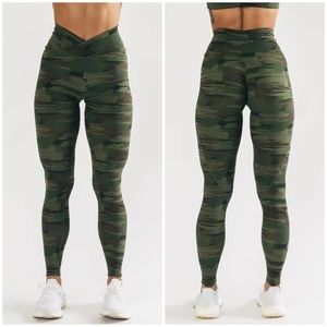 Alphalete Canvas Camo Surface Power Leggings